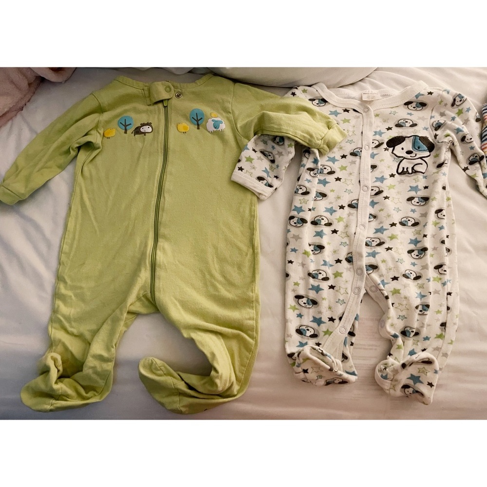 Bundle of 12 baby clothes sizes 0-3 & 6months